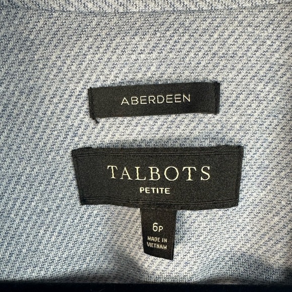 Talbots Blue Blazer with Notched Lapels and Tailored Silhouette size 6 petite - Picture 3 of 11